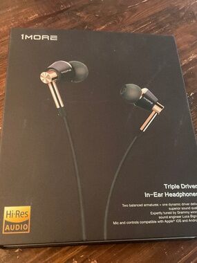1MORE triple Driver in-ear Headphones Hi Res Audio